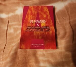 Flower Charlies Angels Eyeshadow Palette
